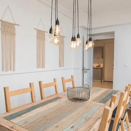 Apartment Bica Patio 3bdr Duplex By Lovelystay Lissabon