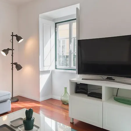 Lovelystay - Bica Patio Duplex *