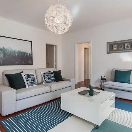 Lovelystay - Bica Patio Duplex Apartament