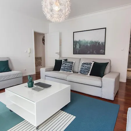 Apartment Lovelystay - Bica Patio Duplex *