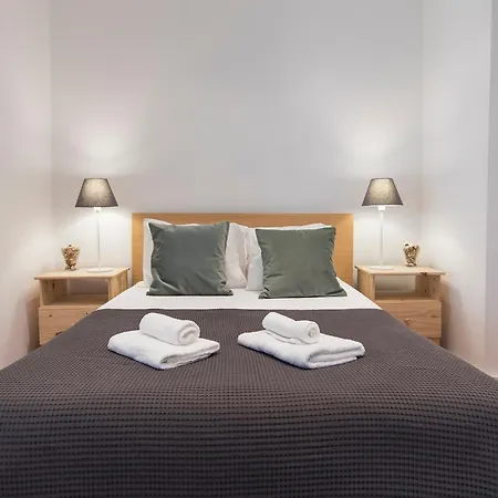 Lovelystay - Bica Patio Duplex * Lisbon