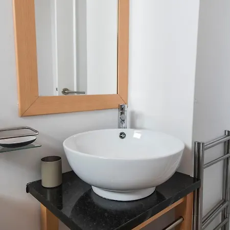 Lovelystay - Bica Patio Duplex