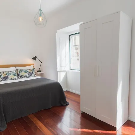 Apartment Lovelystay - Bica Patio Duplex Lisbon