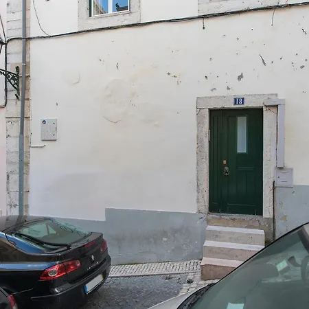 Lovelystay - Bica Patio Duplex Apartment *