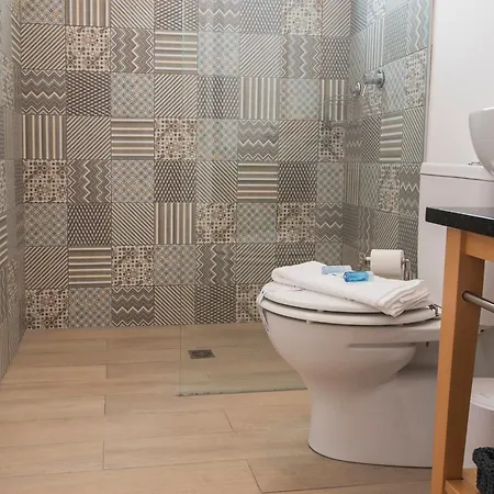 Lovelystay - Bica Patio Duplex